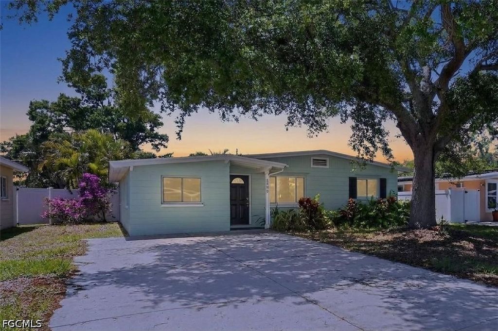 3300 Kingston ST N, St Petersburg, FL 33713
