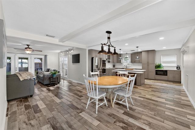 2842 61ST LANE N, St Petersburg, FL 33710