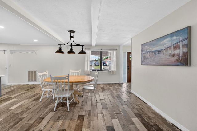 2842 61ST LANE N, St Petersburg, FL 33710