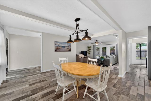 2842 61ST LANE N, St Petersburg, FL 33710