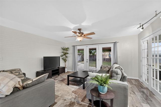 2842 61ST LANE N, St Petersburg, FL 33710