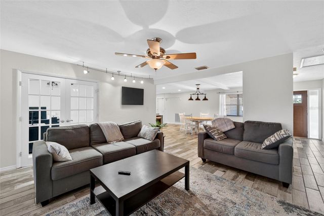 2842 61ST LANE N, St Petersburg, FL 33710