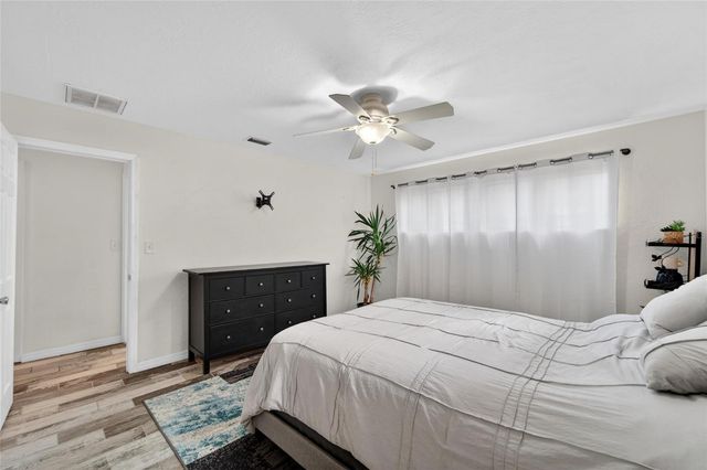 2842 61ST LANE N, St Petersburg, FL 33710