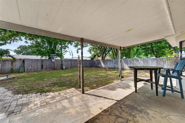 2842 61ST LANE N, St Petersburg, FL 33710