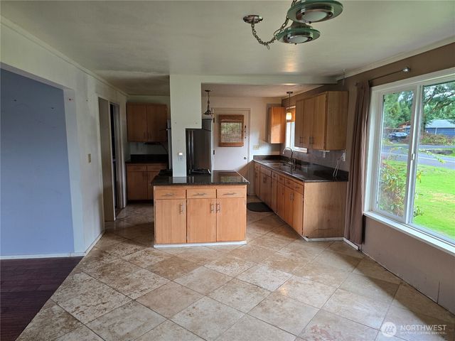 711 F Street, Forks, WA 98331