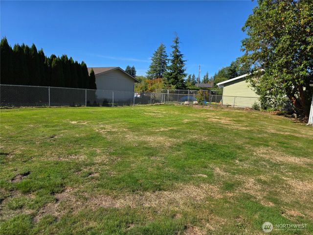 711 F Street, Forks, WA 98331