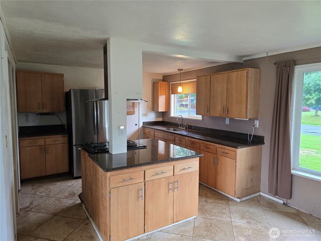 711 F Street, Forks, WA 98331