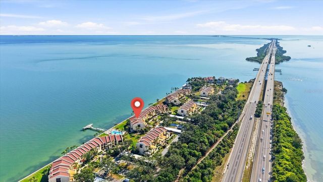 7520 SUNSHINE SKYWAY LANE S T19, St Petersburg, FL 33711