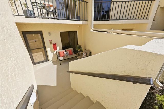 7520 SUNSHINE SKYWAY LANE S T19, St Petersburg, FL 33711