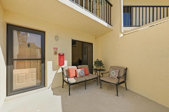 7520 SUNSHINE SKYWAY LANE S T19, St Petersburg, FL 33711