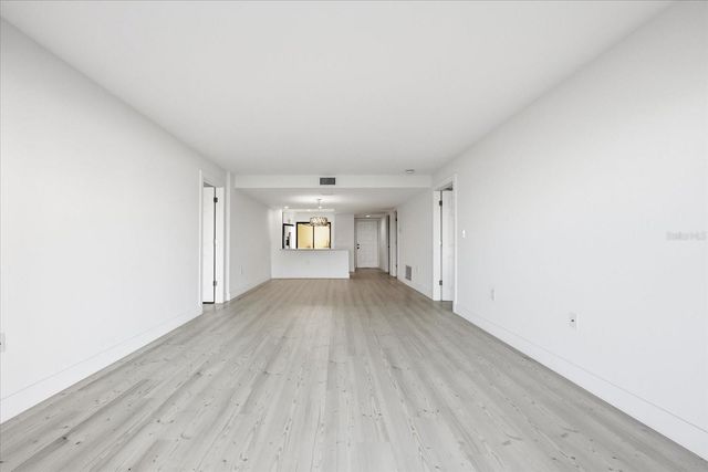 7520 SUNSHINE SKYWAY LANE S T19, St Petersburg, FL 33711