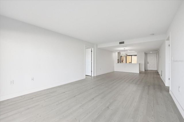 7520 SUNSHINE SKYWAY LANE S T19, St Petersburg, FL 33711