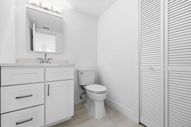 7520 SUNSHINE SKYWAY LANE S T19, St Petersburg, FL 33711