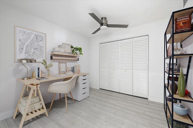 7520 SUNSHINE SKYWAY LANE S T19, St Petersburg, FL 33711