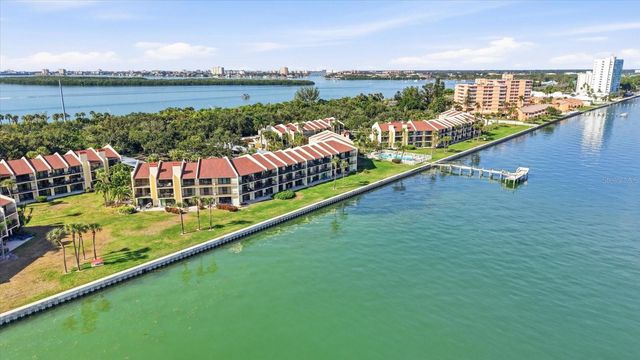 7520 SUNSHINE SKYWAY LANE S T19, St Petersburg, FL 33711