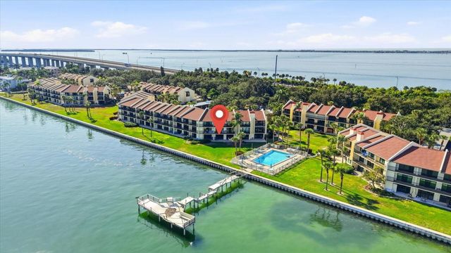 7520 SUNSHINE SKYWAY LANE S T19, St Petersburg, FL 33711