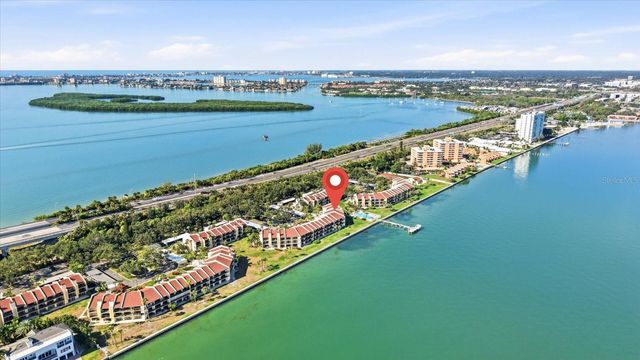 7520 SUNSHINE SKYWAY LANE S T19, St Petersburg, FL 33711