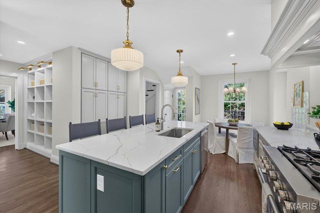 7117 Maryland Avenue, University City, MO 63130