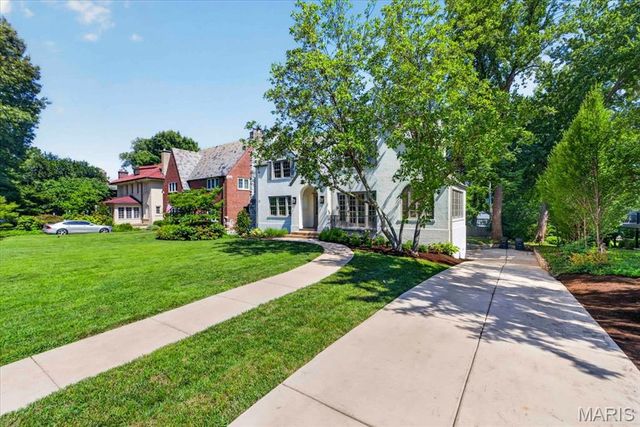 7117 Maryland Avenue, University City, MO 63130