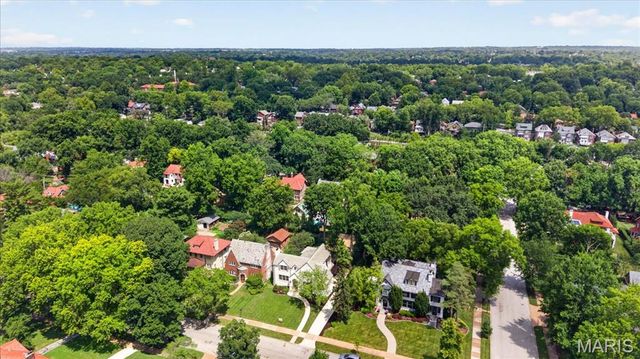 7117 Maryland Avenue, University City, MO 63130