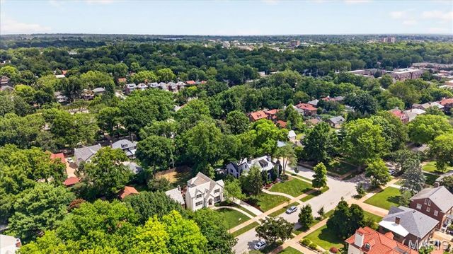 7117 Maryland Avenue, University City, MO 63130