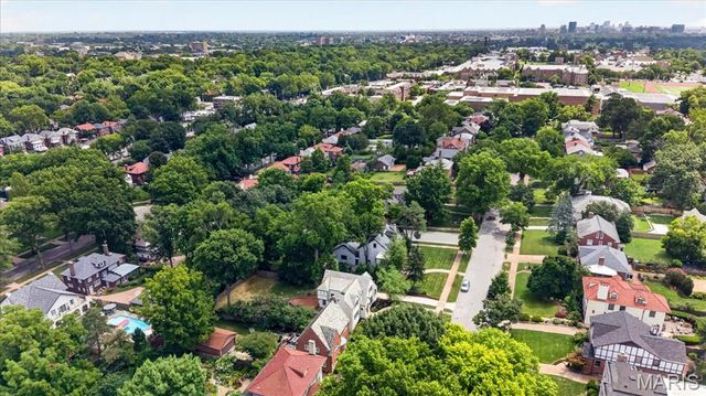 7117 Maryland Avenue, University City, MO 63130
