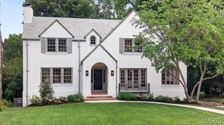 7117 Maryland Avenue, University City, MO 63130