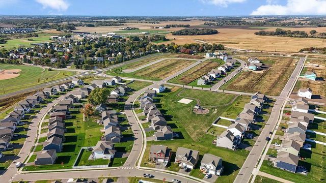 616 Goldenrod Trail, Waconia, MN 55387