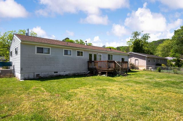 722 Mary Agnes Drive, Rossville, GA 30741