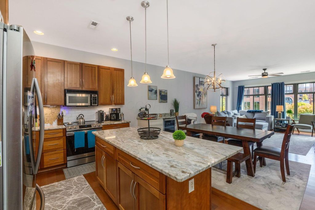 251 Daniel Burnham Square, 405, Columbus, OH 43215