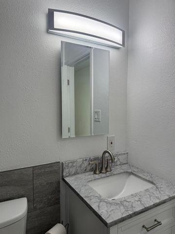 7750 Laurie Way, Sacramento, CA 95832