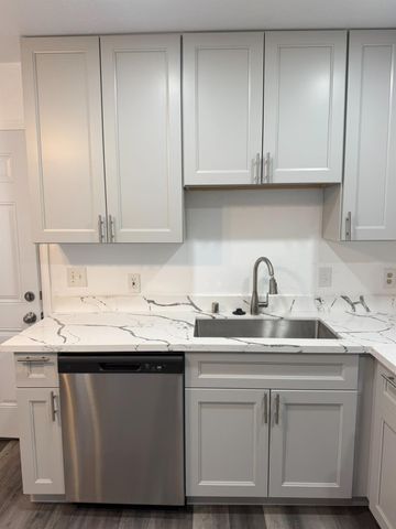 7750 Laurie Way, Sacramento, CA 95832