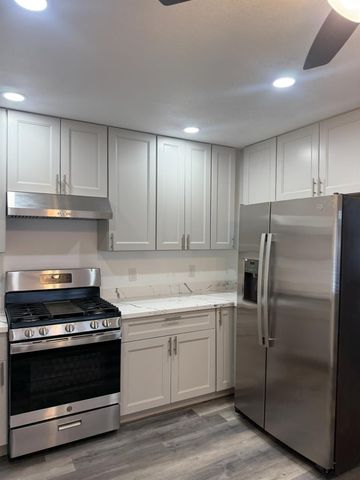 7750 Laurie Way, Sacramento, CA 95832