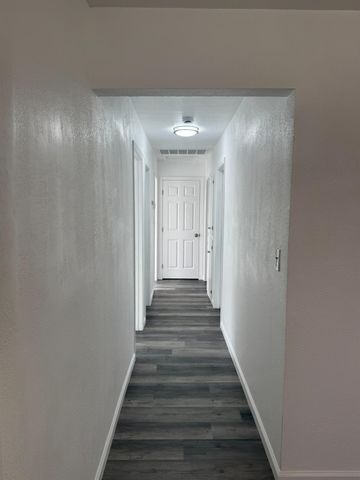 7750 Laurie Way, Sacramento, CA 95832