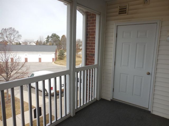 824 W Summerfield Gln Circle, Ann Arbor, MI 48103