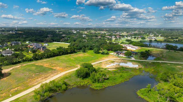 1326 Clydesdale Road, Bartonville, TX 76226