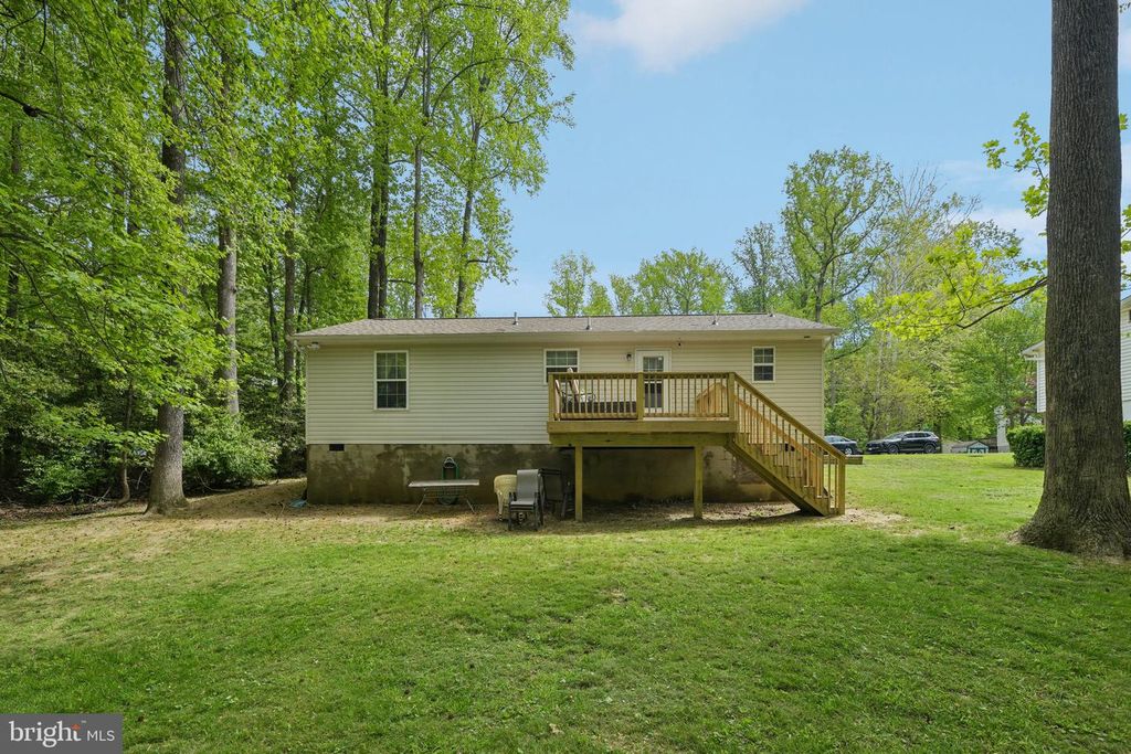Image 18 of property listing at 11533 BOOTSTRAP TRL, Lusby, MD 20657