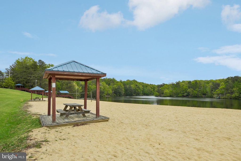 Image 22 of property listing at 11533 BOOTSTRAP TRL, Lusby, MD 20657