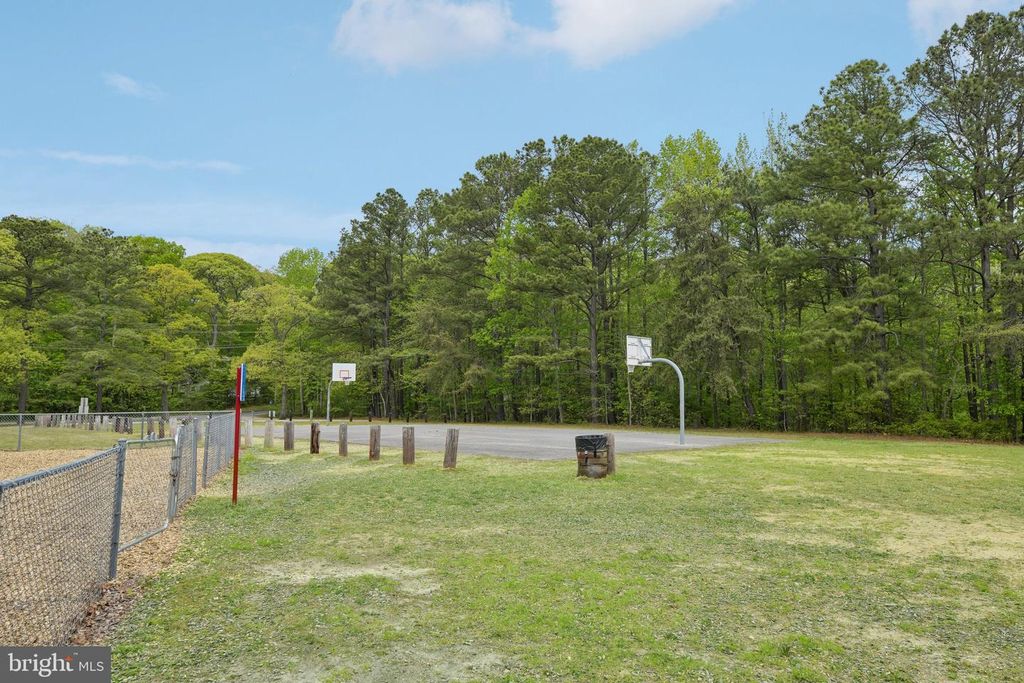 Image 25 of property listing at 11533 BOOTSTRAP TRL, Lusby, MD 20657