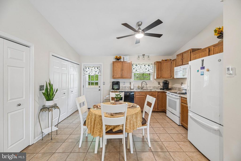 Image 8 of property listing at 11533 BOOTSTRAP TRL, Lusby, MD 20657