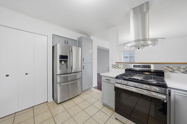 1336 Parkside Drive, Bolingbrook, IL 60490