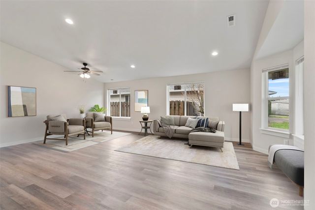 108 Rose Marie Drive, Chehalis, WA 98532