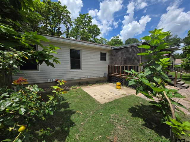 604 Eastside Dr., Quitman, TX 75783