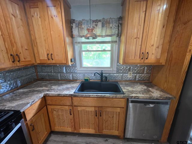 604 Eastside Dr., Quitman, TX 75783