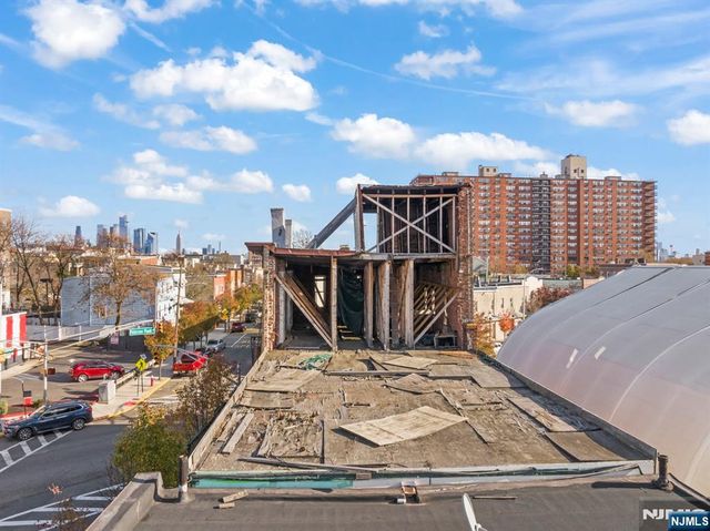 733-735 6th Street, Union City, NJ 07087