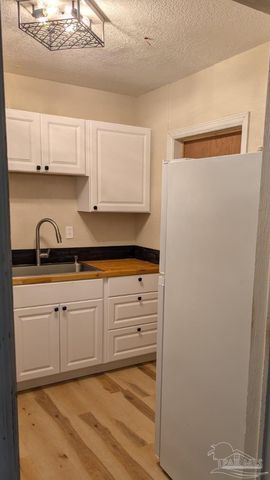 28 Mindoro Cir, Pensacola, FL 32507