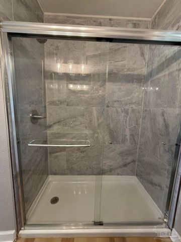 28 Mindoro Cir, Pensacola, FL 32507