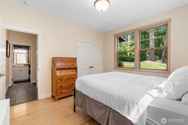 3384 S Smugglers Cove Road, Greenbank, WA 98253