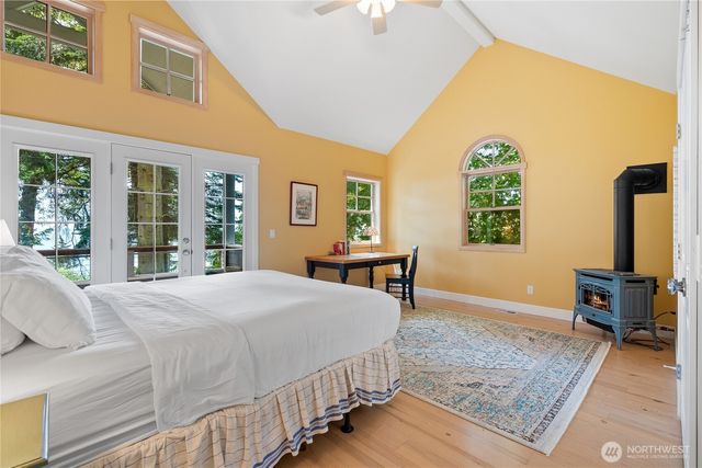 3384 S Smugglers Cove Road, Greenbank, WA 98253