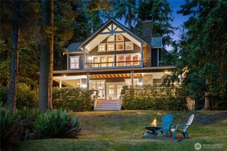 3384 S Smugglers Cove Road, Greenbank, WA 98253